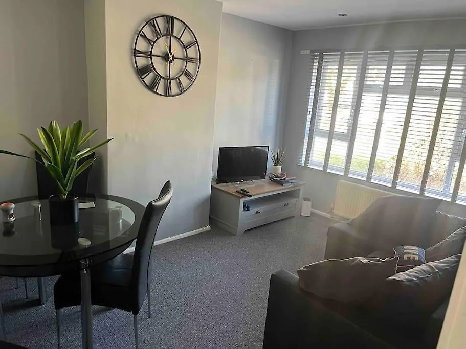 Chilled Space That Sleeps Upto 4 Apartment Barking  Barking (Greater London)
